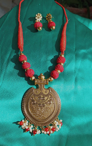 Red cotton beads necklace